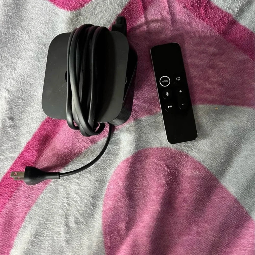 Apple Black Streaming Device with Remote